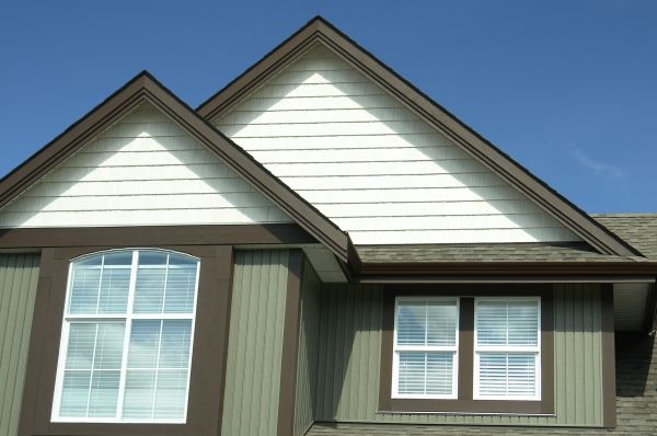 Cost of Vertical Vinyl Siding Repair in Evans